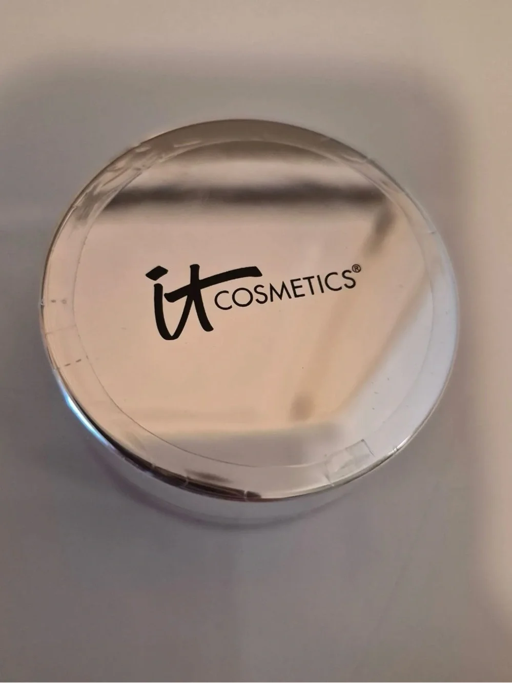 it cosmetics box opened